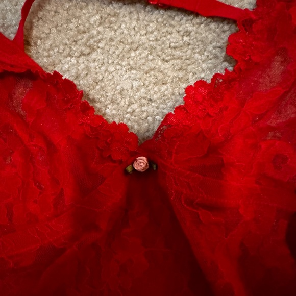 SKIMS Red Lace lingerie - Picture 3 of 4